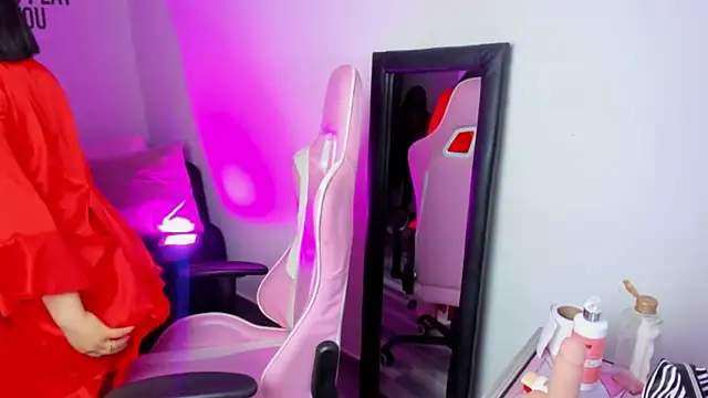 Zamira Taylor online show from March 19, 8:43 pm