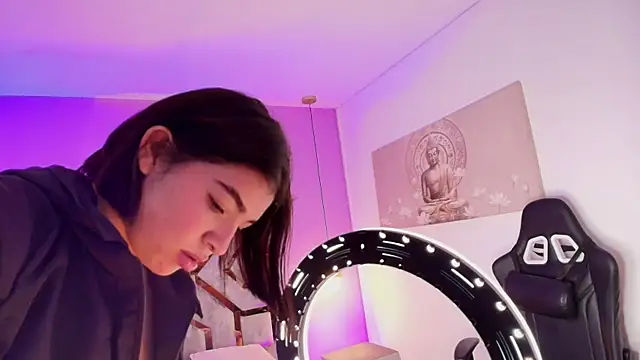 Zamira Taylor online show from October 2, 3:02 am