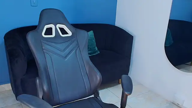 Zamira Taylor online show from November 11, 3:28 am