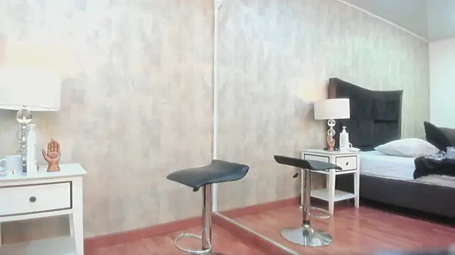 NahomyCarther online show from November 19, 3:28 am