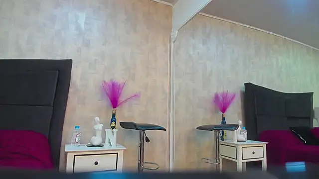NahomyCarther online show from May 5, 11:24 pm