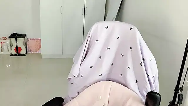 Annnnqi-77 online show from April 11, 7:02 am