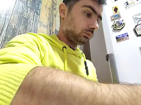 Snapshot of andreiiiii2025 chatting on February 21, 10:39 am andreiiiii2025 online show from February 21, 10:39 am