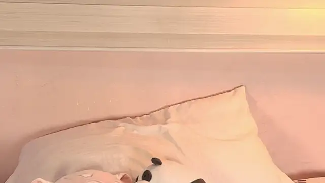 emily sweett24 online show from November 16, 12:33 pm