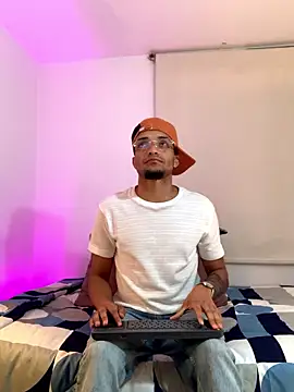 Snapshot of eross_chipre_ chatting on January 7, 7:11 am eross chipre online show from January 7, 7:11 am