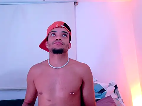 Snapshot of eross_chipre_ chatting on January 10, 7:43 am eross chipre online show from January 10, 7:43 am