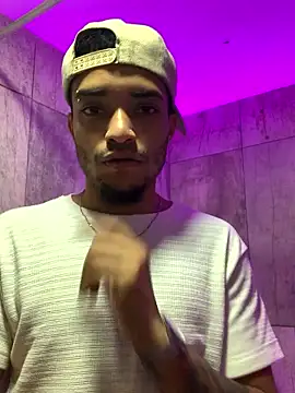 Snapshot of eross_chipre_ chatting on January 11, 12:43 pm eross chipre online show from January 11, 12:43 pm