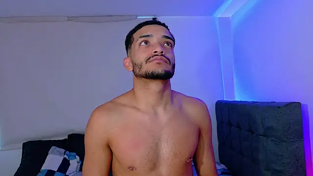 Snapshot of eross_chipre_ chatting on February 11, 8:58 pm eross chipre online show from February 11, 8:58 pm