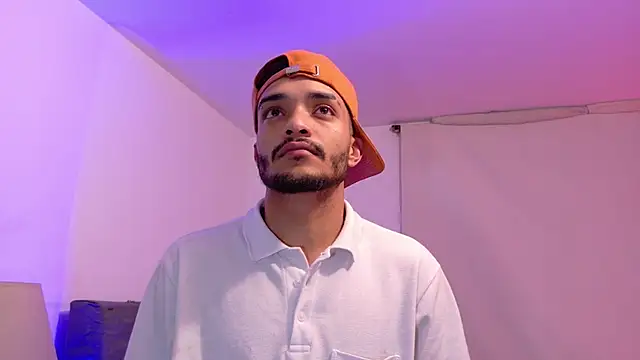 Snapshot of eross_chipre_ chatting on February 14, 6:54 am eross chipre online show from February 14, 6:54 am