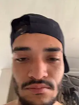 Snapshot of eross_chipre_ chatting on February 14, 9:44 pm eross chipre online show from February 14, 9:44 pm