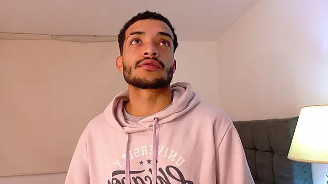 Snapshot of eross_chipre_ chatting on February 22, 1:40 am eross chipre online show from February 22, 1:40 am