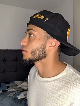 eross chipre  online show from April 18, 11:05 pm