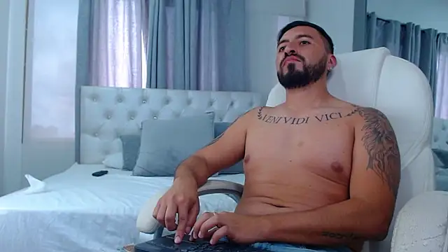 Snapshot of sebastian_colle chatting on February 21, 6:15 pm sebastian colle online show from February 21, 6:15 pm