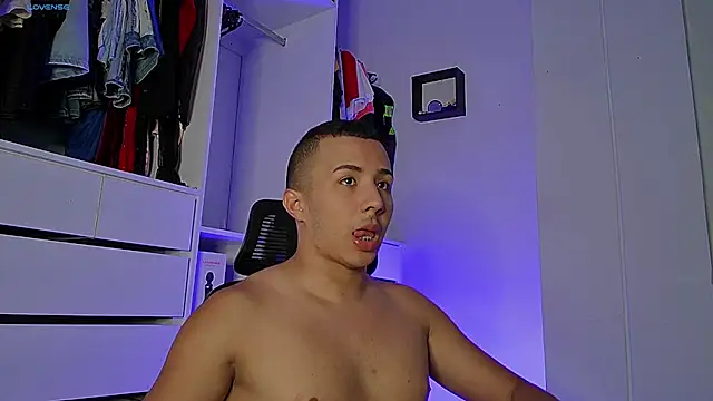 Donathoo1 online show from September 19, 10:10 pm