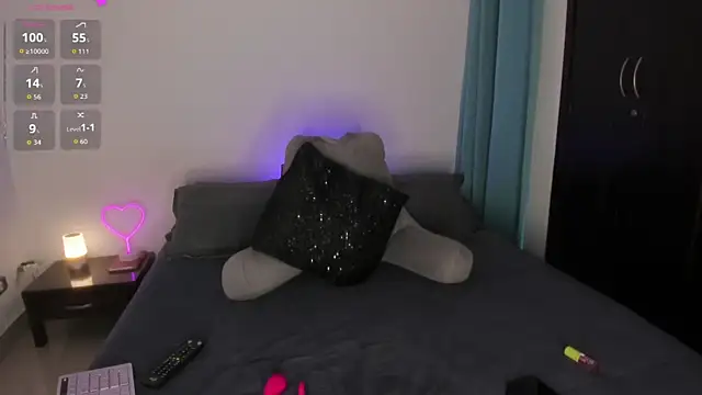  lucianapalmer online show from March 25, 11:49 am