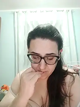 Dolcecurvy online show from February 10, 6:45 pm