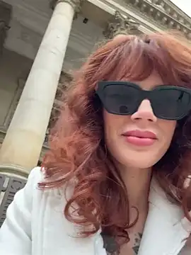 Snapshot of FrancescaFerra chatting on October 14, 1:56 pm FrancescaFerra online show from October 14, 1:56 pm