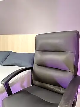 Ashly hills online show from February 28, 3:15 am