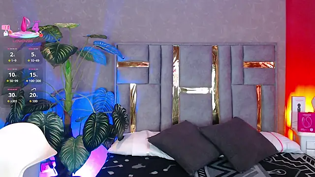 Tyla Ks online show from December 19, 7:43 pm