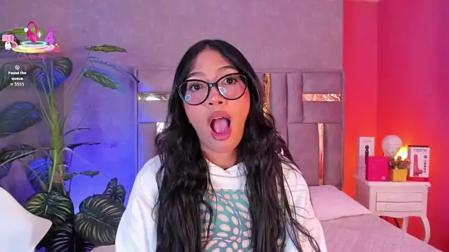 Tyla Ks online show from May 8, 6:57 pm