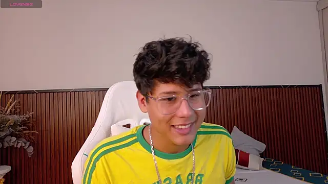 Raiden  Boy online show from February 28, 10:28 pm