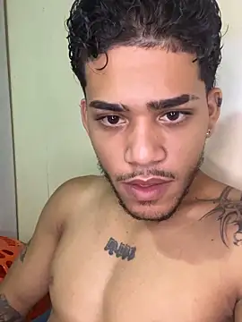 izaak taylor7 online show from May 26, 2:13 pm