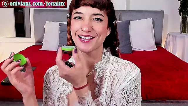 jennalux  online show from November 22, 1:15 am