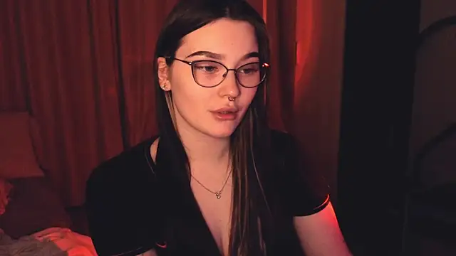 milliedoll online show from April 12, 8:25 pm