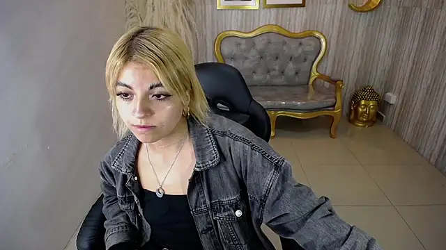 Snapshot of lili_conor_s chatting on February 25, 3:20 am lili conor s online show from February 25, 3:20 am