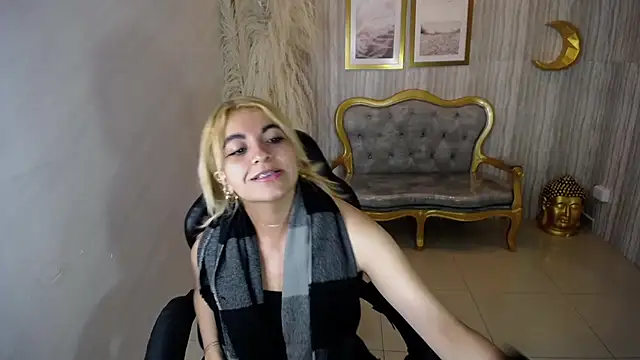 Snapshot of lili_conor_s chatting on March 1, 3:10 am lili conor s online show from March 1, 3:10 am