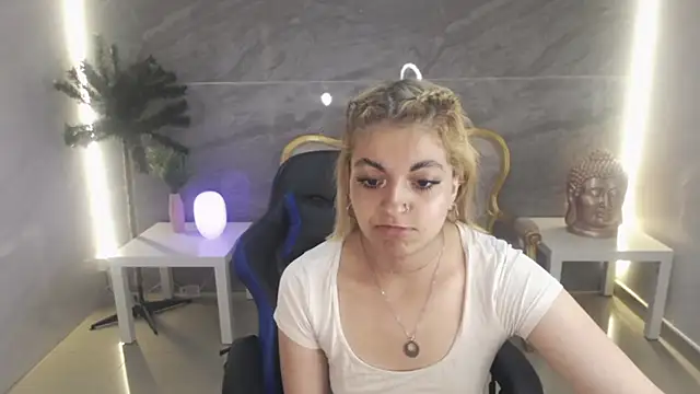 Snapshot of lili_conor_s chatting on March 13, 11:38 pm lili conor s online show from March 13, 11:38 pm