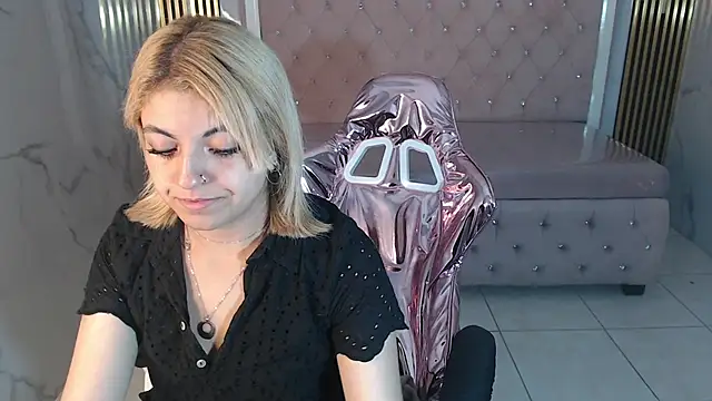 Snapshot of lili_conor_s chatting on March 20, 7:03 am lili conor s online show from March 20, 7:03 am