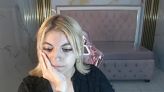 Snapshot of lili_conor_s chatting on March 20, 10:10 am lili conor s online show from March 20, 10:10 am