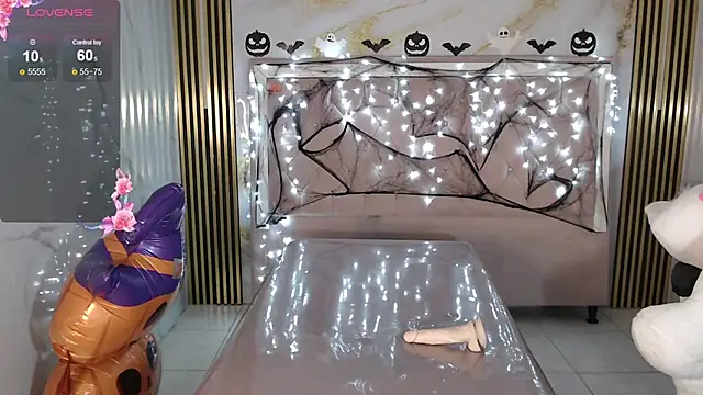 Snapshot of lili_conor_s chatting on October 5, 8:34 am lili conor s online show from October 5, 8:34 am