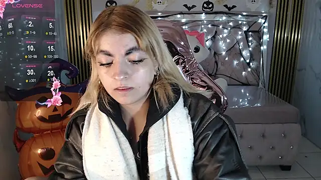 Snapshot of lili_conor_s chatting on October 8, 4:21 am lili conor s online show from October 8, 4:21 am