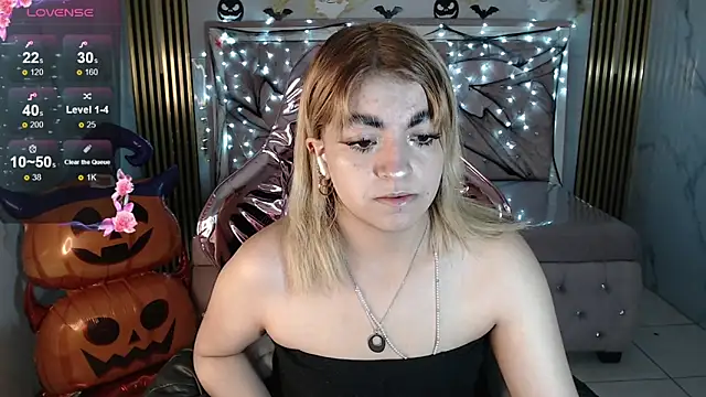 Snapshot of lili_conor_s chatting on October 9, 3:48 am lili conor s online show from October 9, 3:48 am