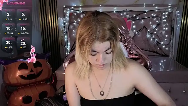 Snapshot of lili_conor_s chatting on October 17, 4:26 am lili conor s online show from October 17, 4:26 am