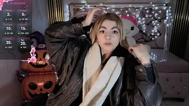 Snapshot of lili_conor_s chatting on October 30, 3:52 am lili conor s online show from October 30, 3:52 am