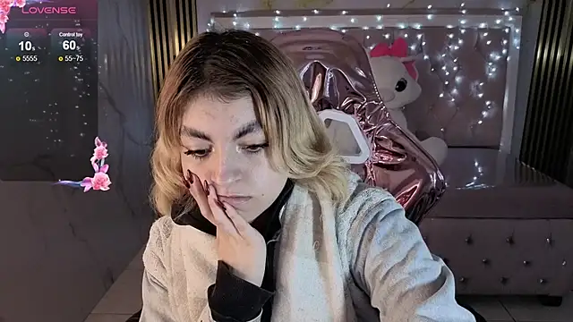 Snapshot of lili_conor_s chatting on November 19, 3:06 am lili conor s online show from November 19, 3:06 am