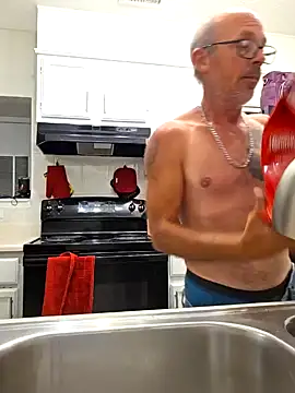 chris8827 online show from October 12, 9:25 pm