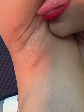 isha sassy online show from December 5, 6:37 pm