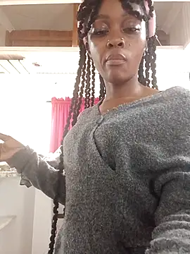 Snapshot of xxTatiannaxx chatting on October 27, 10:30 am xxTatiannaxx online show from October 27, 10:30 am