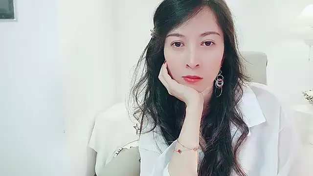 Snapshot of Dazzlebean chatting on April 30, 2:56 pm Dazzlebean online show from April 30, 2:56 pm
