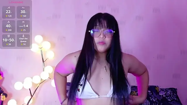 innocenthazel online show from May 26, 3:02 am