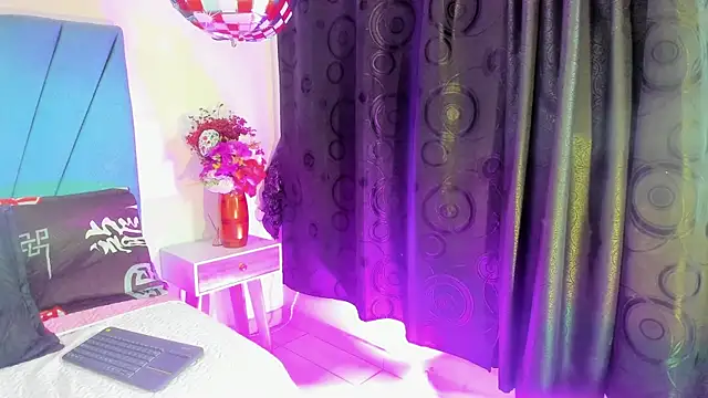 Snapshot of Mariana_star1 chatting on April 29, 4:16 am Mariana star1 online show from April 29, 4:16 am
