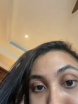 Lucia Brown  online show from April 8, 10:32 pm