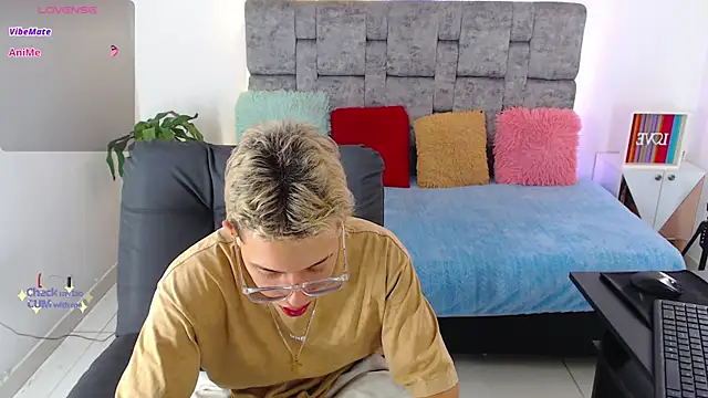 skinny bigcock02 online show from December 3, 8:51 pm