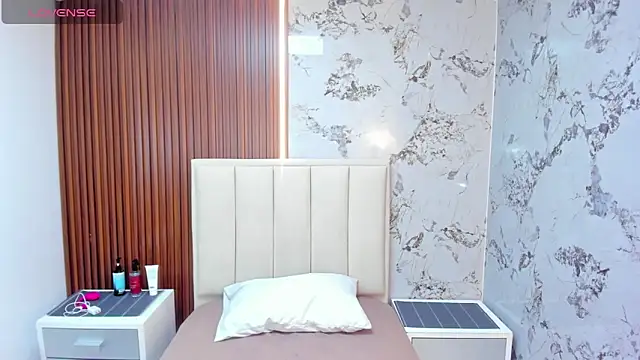 MEGANZARICK online show from March 19, 3:21 am