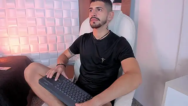 AlejandroStormm online show from October 26, 2:50 am