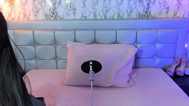 Snapshot of MELODYY_SWEET chatting on February 16, 12:56 pm MELODYY SWEET online show from February 16, 12:56 pm